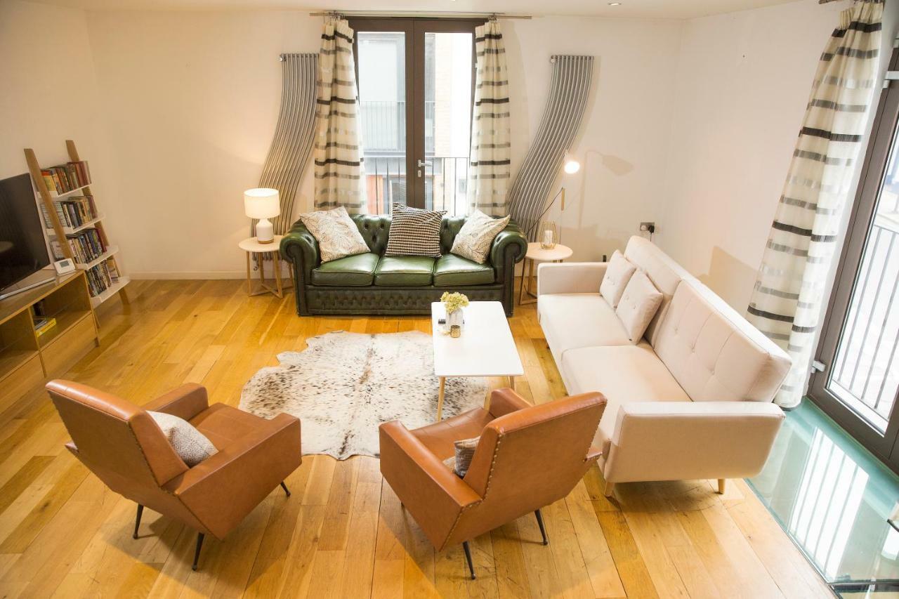 لندن The Holborn Lights - Modern 3Bdr Home With Rooftop Terrace & Garage المظهر الخارجي الصورة