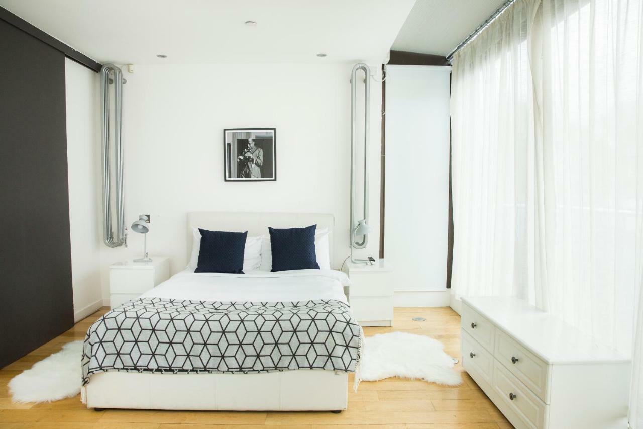 لندن The Holborn Lights - Modern 3Bdr Home With Rooftop Terrace & Garage المظهر الخارجي الصورة